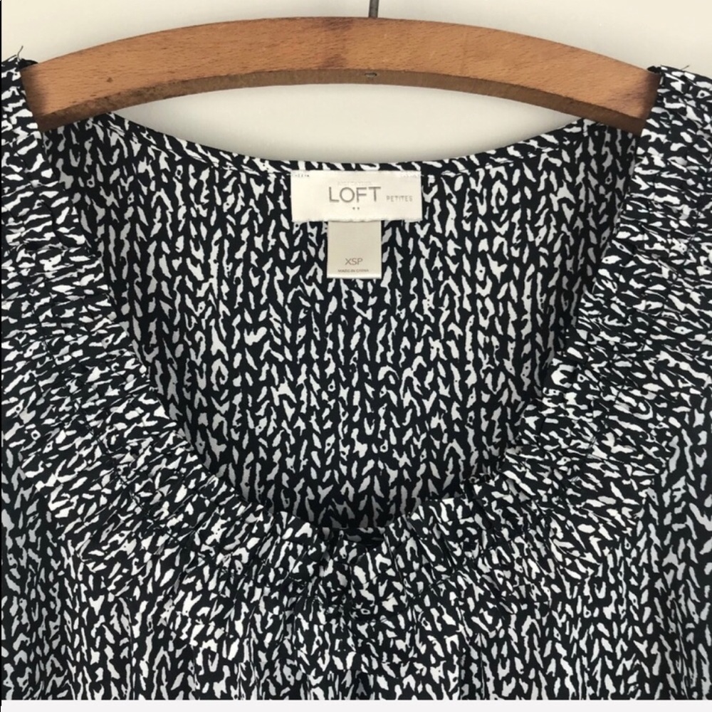 LOFT | Ruffle Neck Shell Tank - Picture 2 of 3
